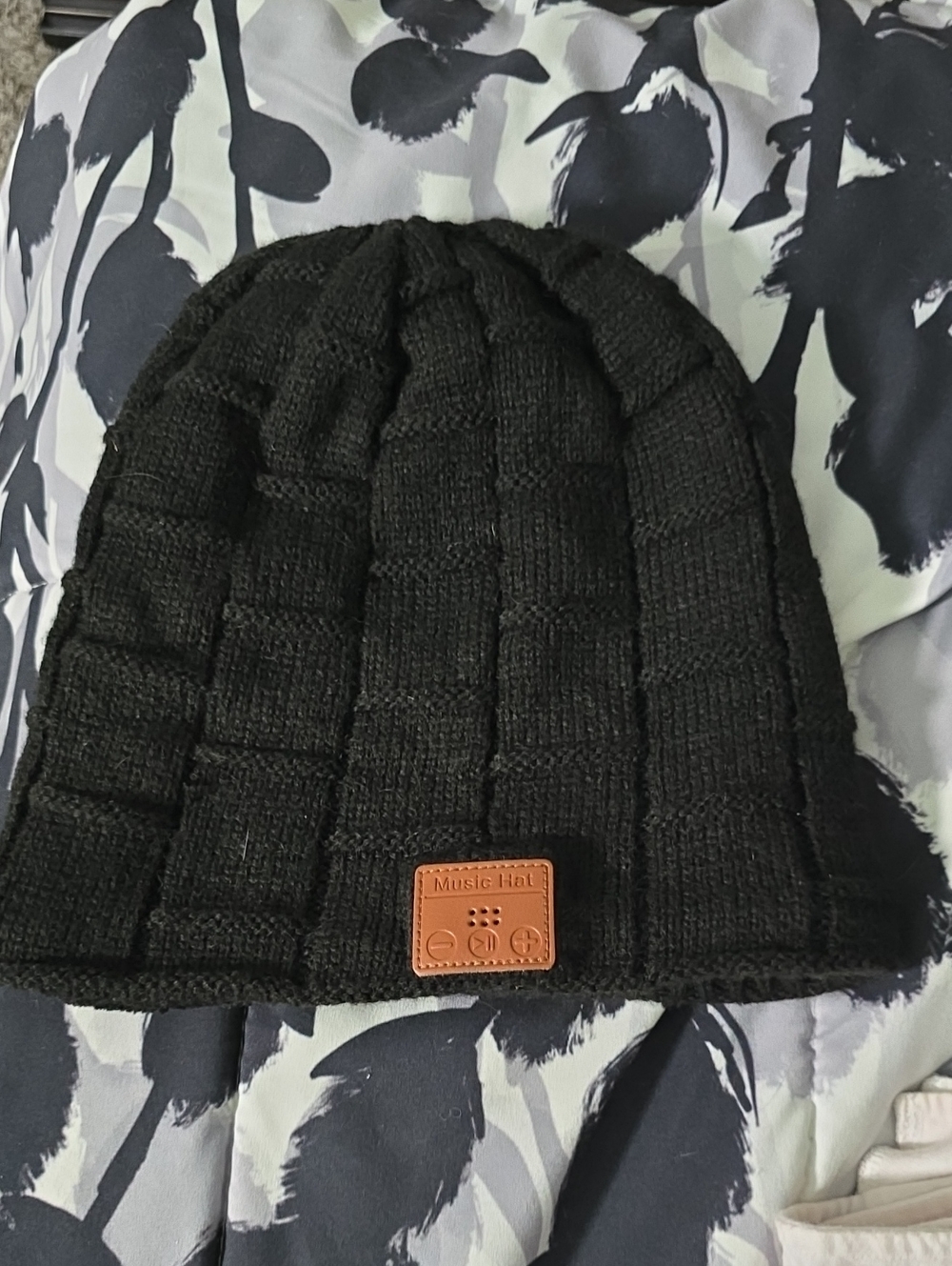 Black Knit Bluetooth Beanie
